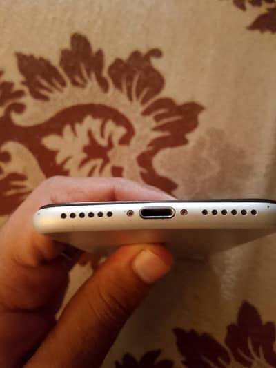 Apple iPhone 7