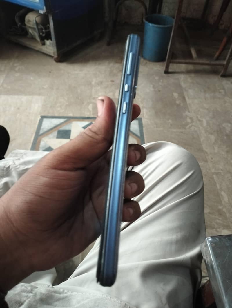 Sharp Aquos Zero 5g 2