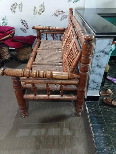 5 seater sofa set available in cheap price urgent sale