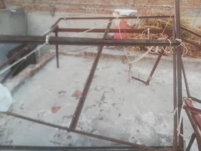 10 plates k stand mazboot bht he filhal otar kr rakhay huy he