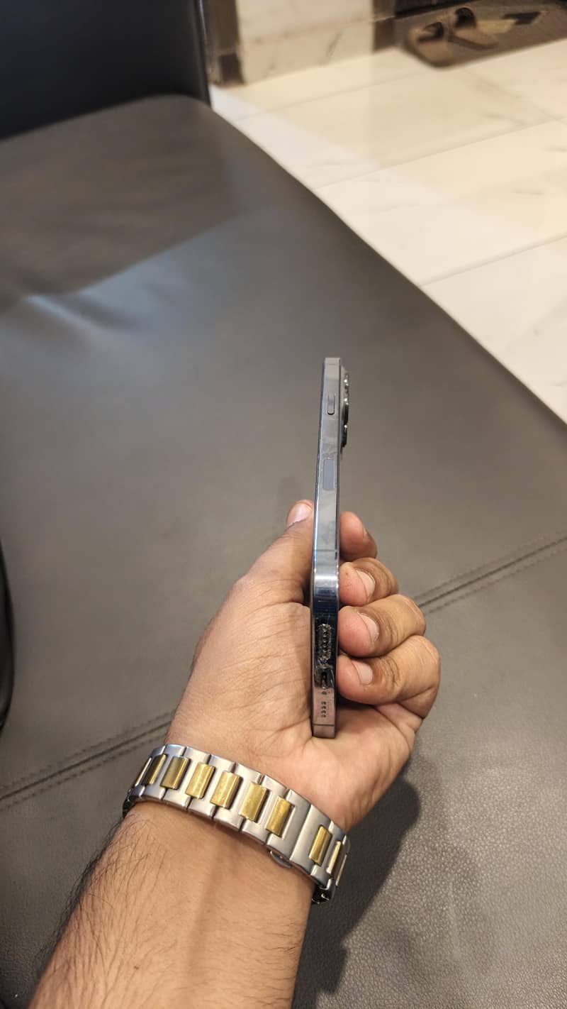 Apple iPhone 13 Pro Max 2