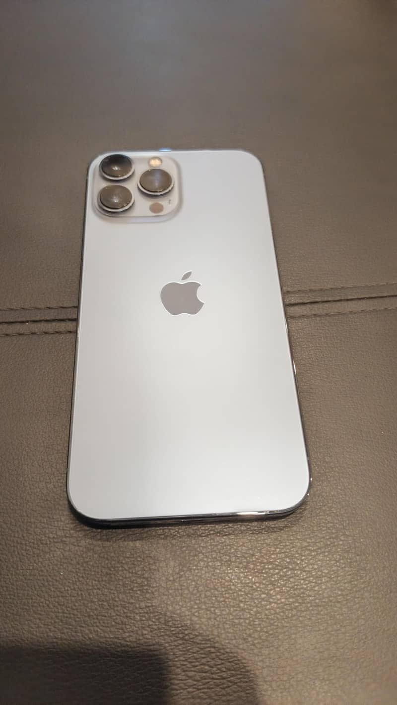 Apple iPhone 13 Pro Max 4