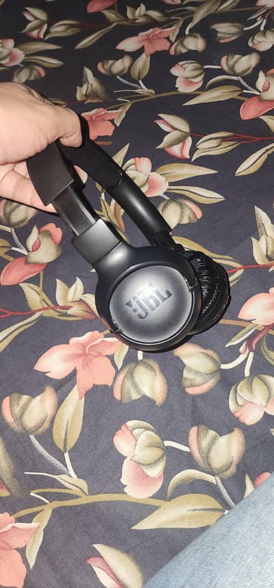 JBL TUNE 570BT