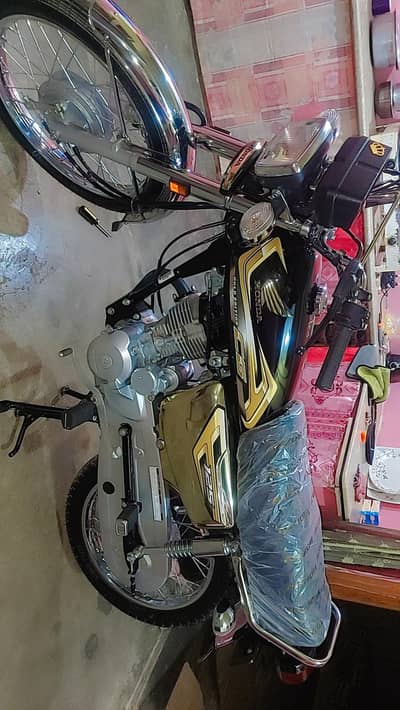 honda 125 se gold Edition