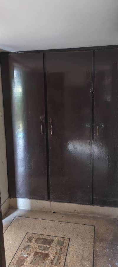 3 door wardrobe