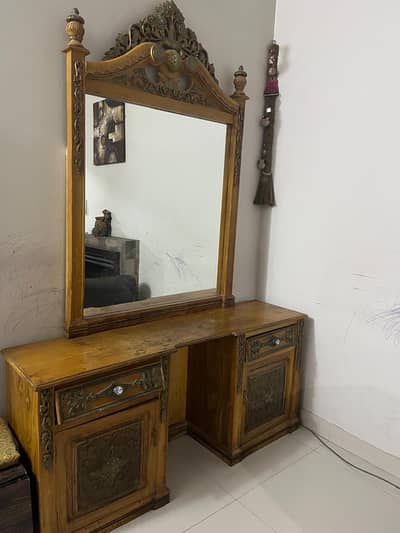 Chinyoti Dressing Table – Wooden Dressing Table