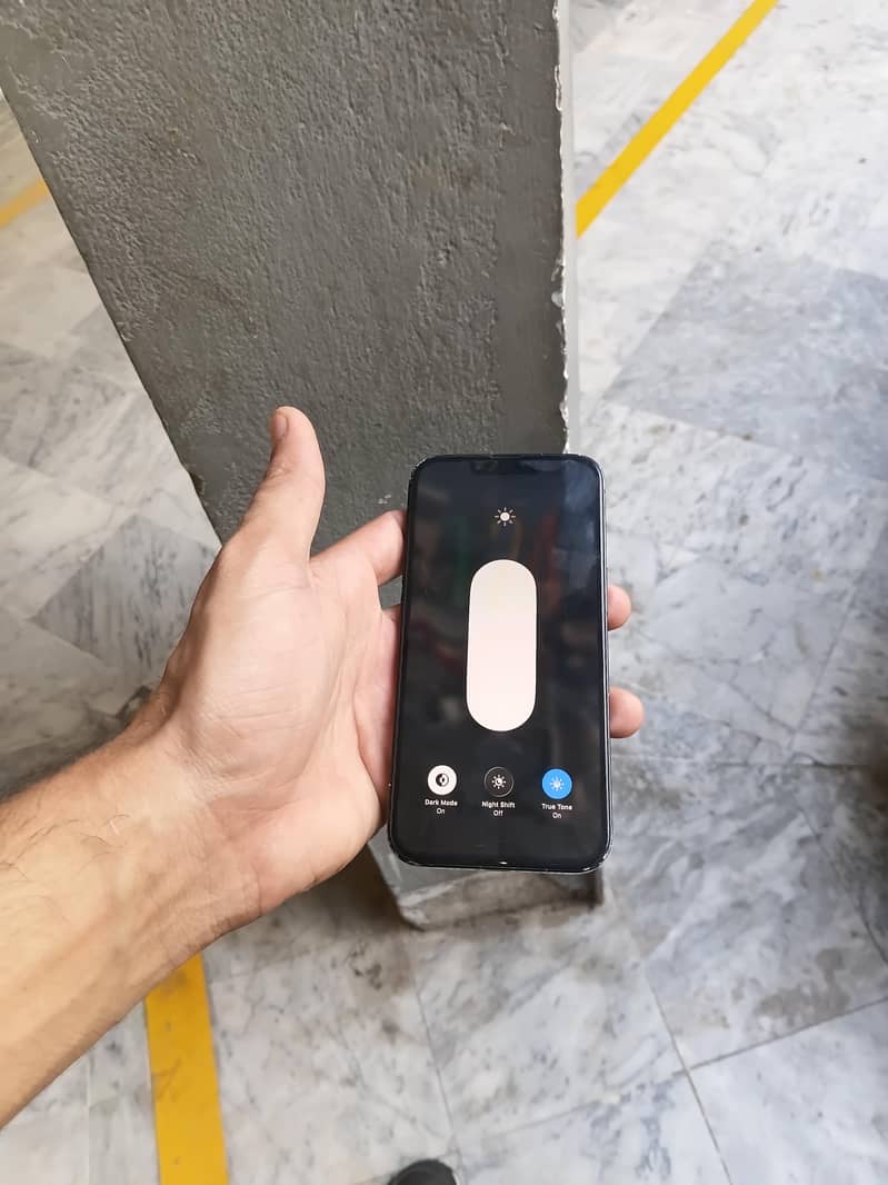 Apple iPhone 14 4