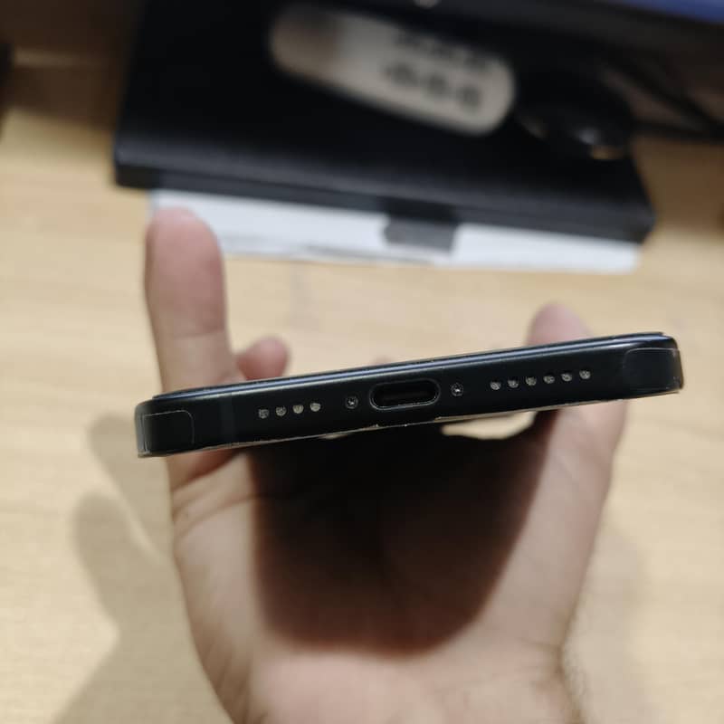 Apple iPhone 15 plus 6