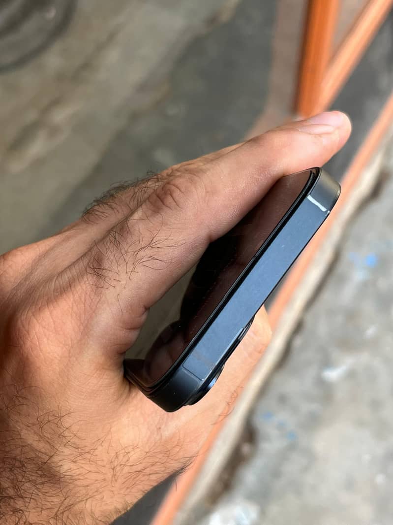 Apple iPhone 14 2