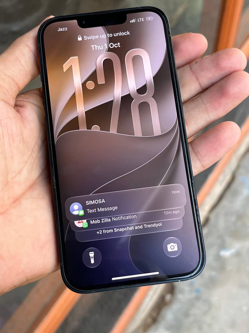 Apple iPhone 14 5