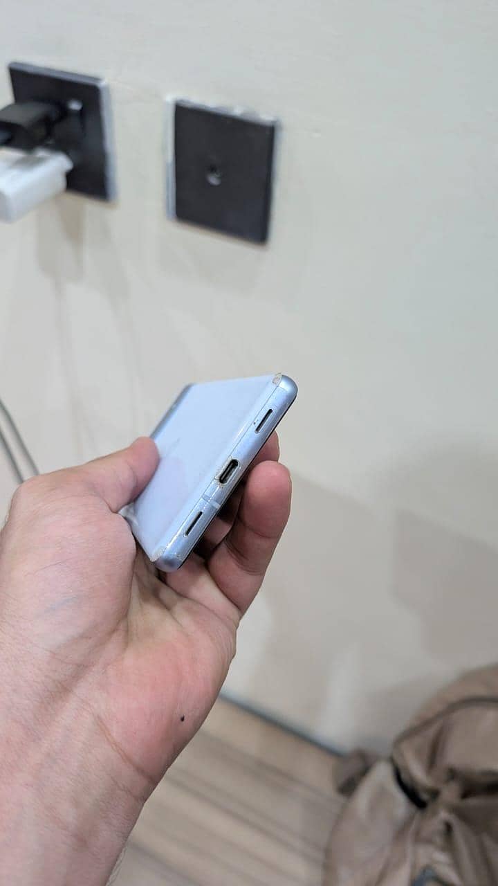 Google Pixel 7a 4
