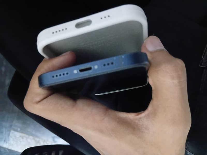 Apple iPhone 12 2