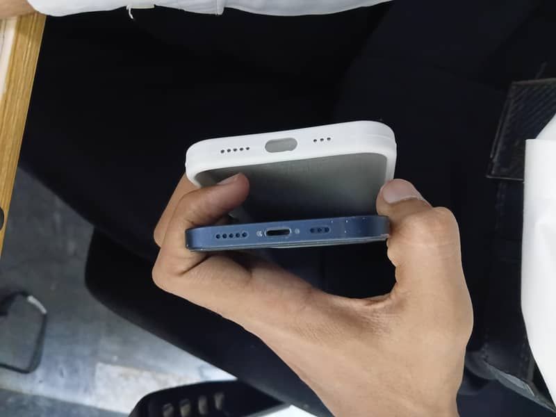 Apple iPhone 12 5