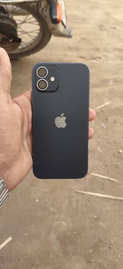 Apple iPhone 12