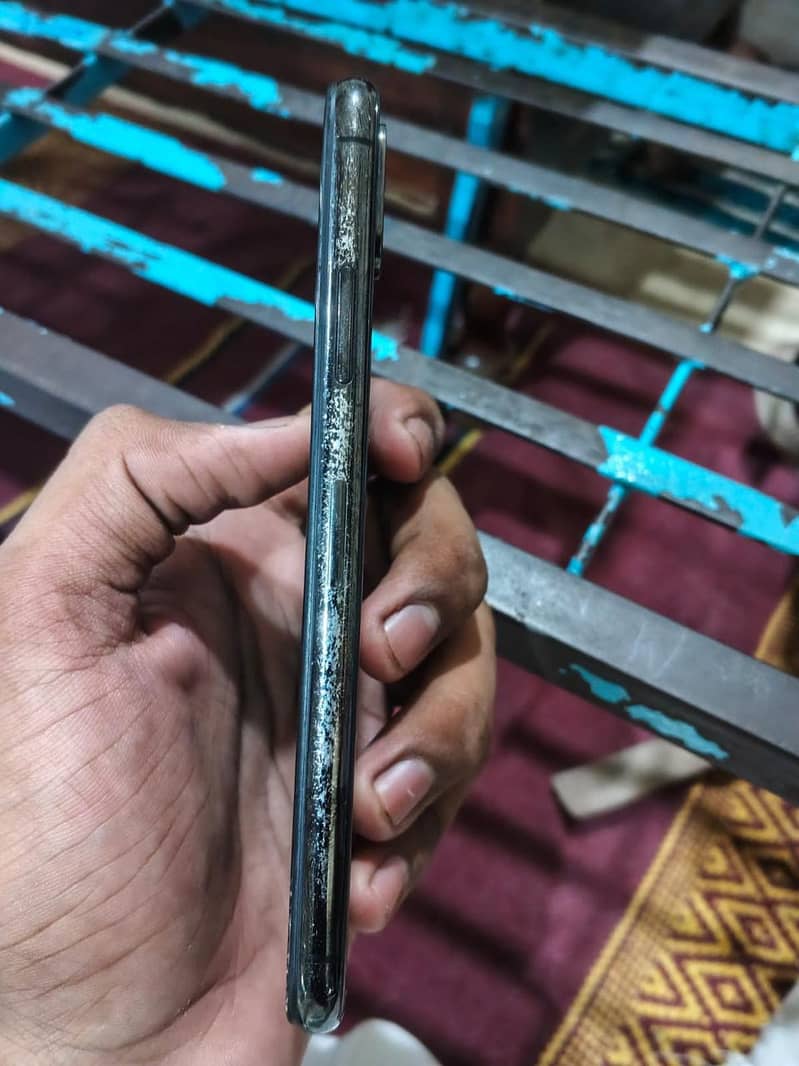 Apple iPhone X 2