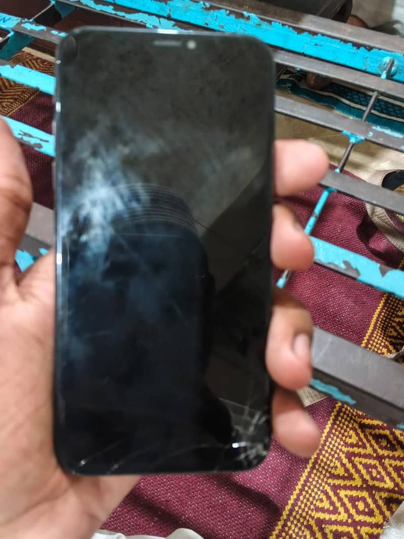 Apple iPhone X 4