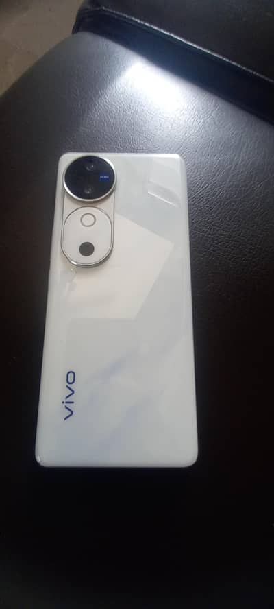 Vivo V40