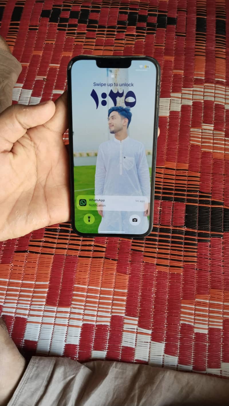 Apple iPhone 13 4