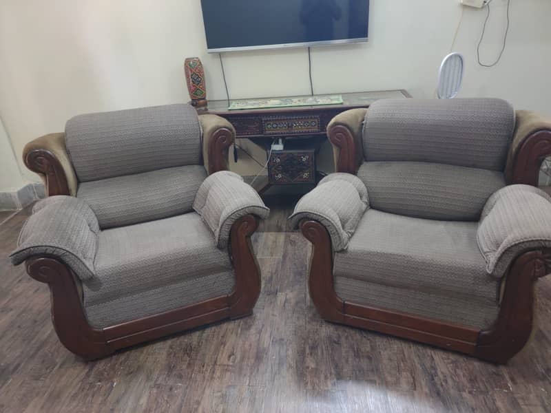 3 seater sofa 0
