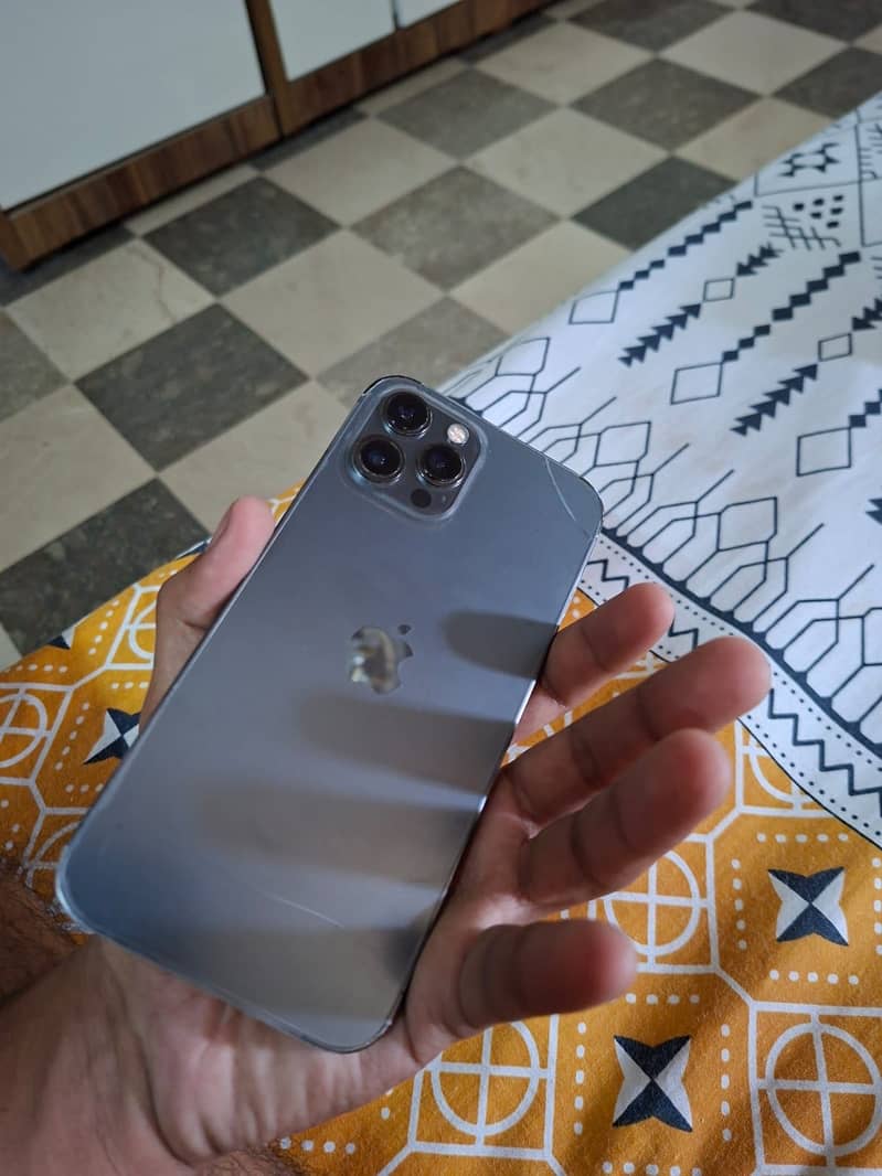 Apple iPhone 12 Pro Max 4