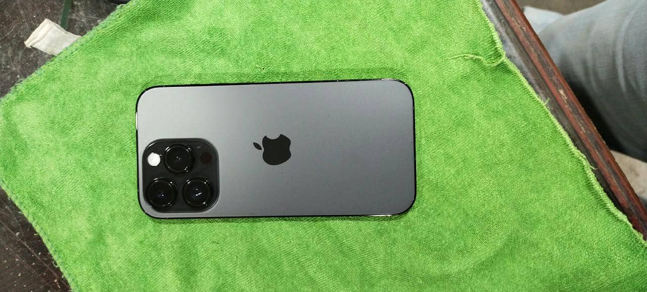 Apple iPhone 14 Pro 0