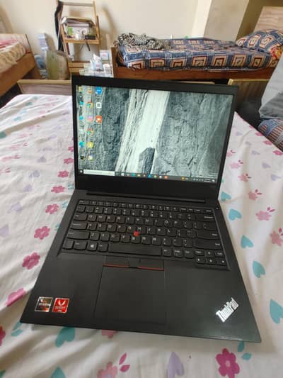 AMD Ryzen 7 3700U Slim laptop