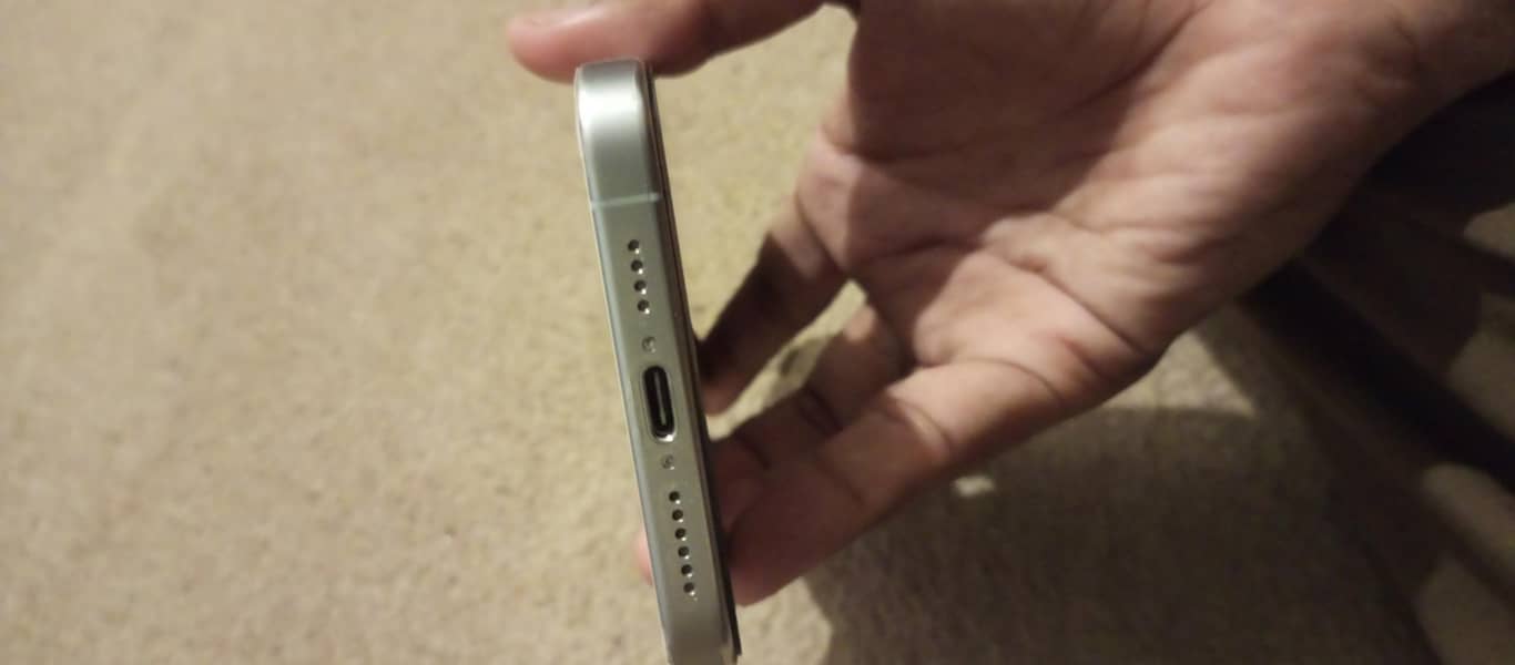 Apple iPhone 15 Pro Max 5
