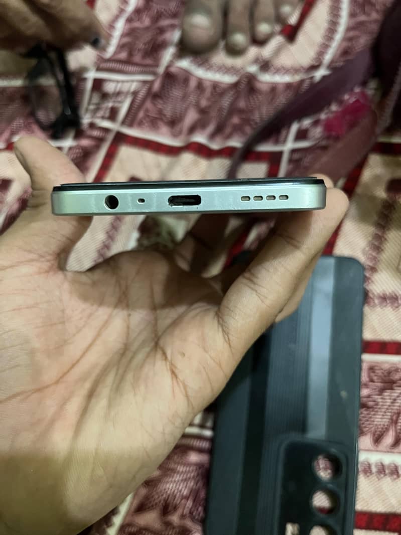 Realme C71 3