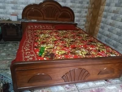 Condition saf ha sara lakri ka bna ha  with matress