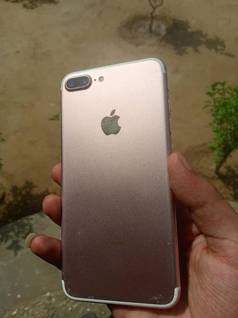 Apple iPhone 7 Plus 0