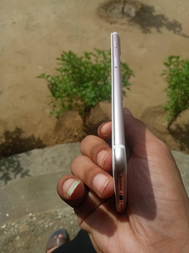 Apple iPhone 7 Plus 1