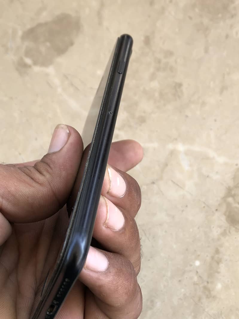 Apple iPhone SE2 4