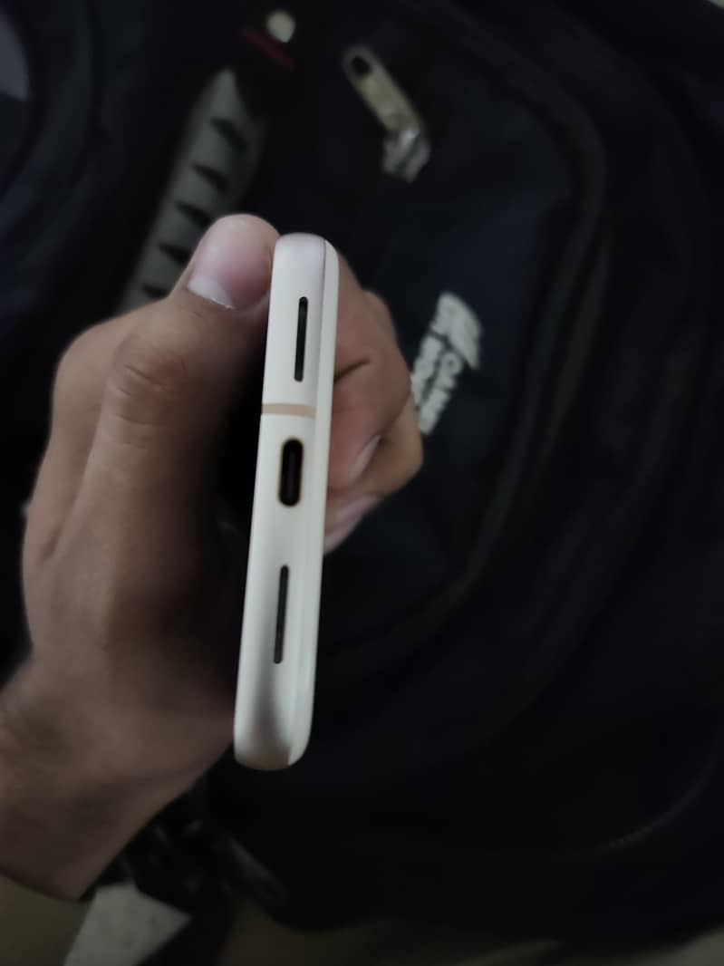 Google pixel 8 3