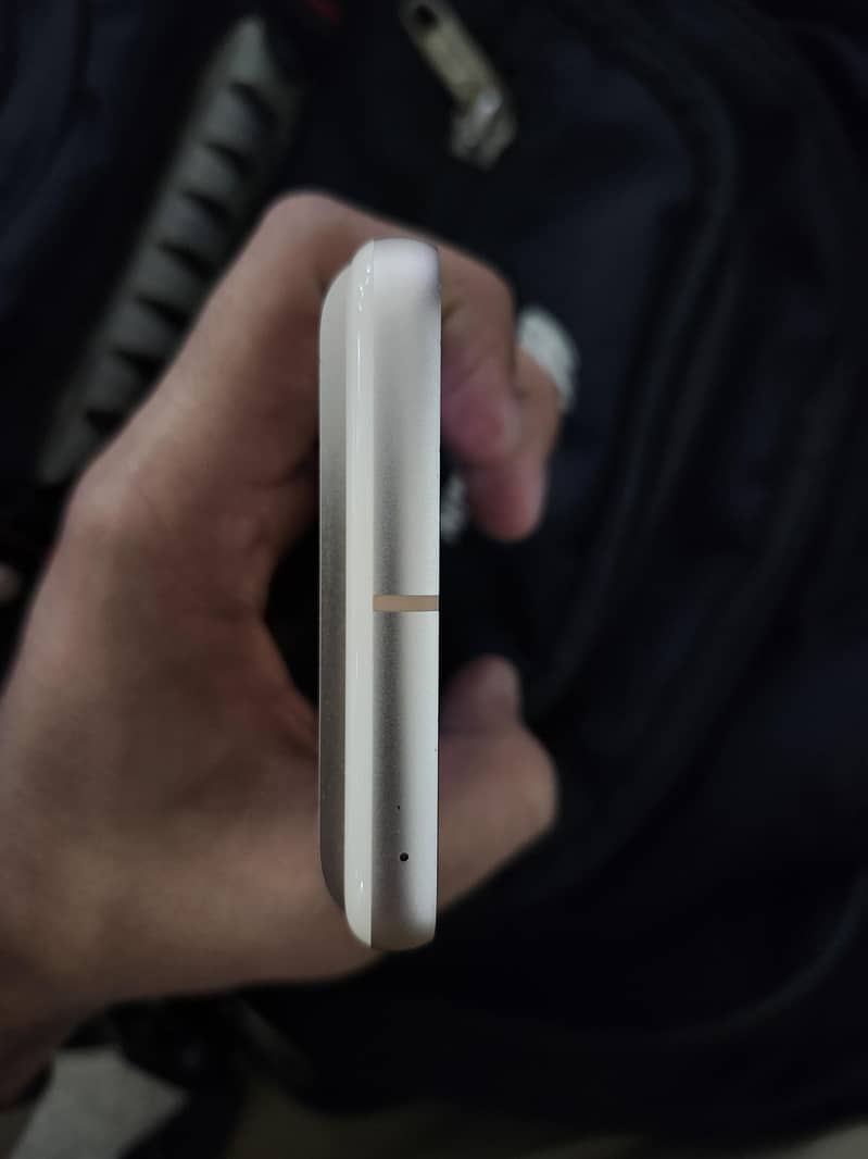 Google pixel 8 5