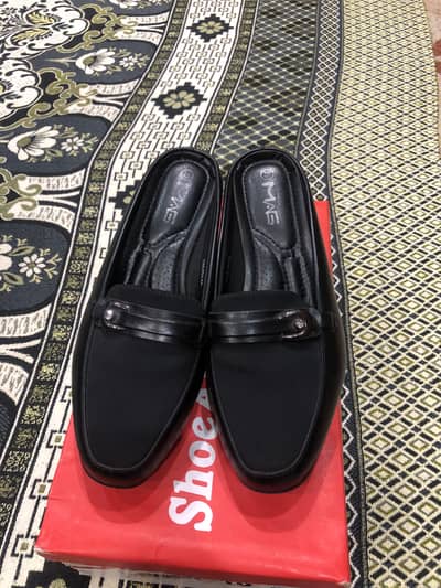 Black multipurpose shoes for office/school/clg use