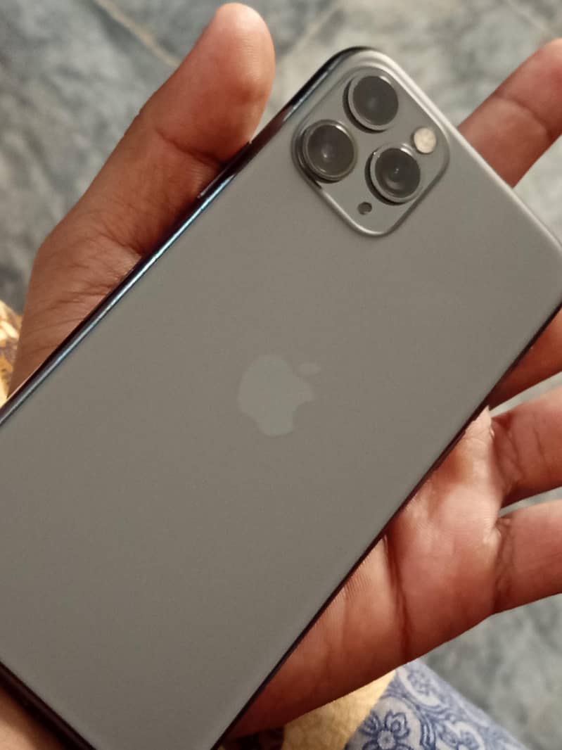 Apple iPhone 11 Pro 2