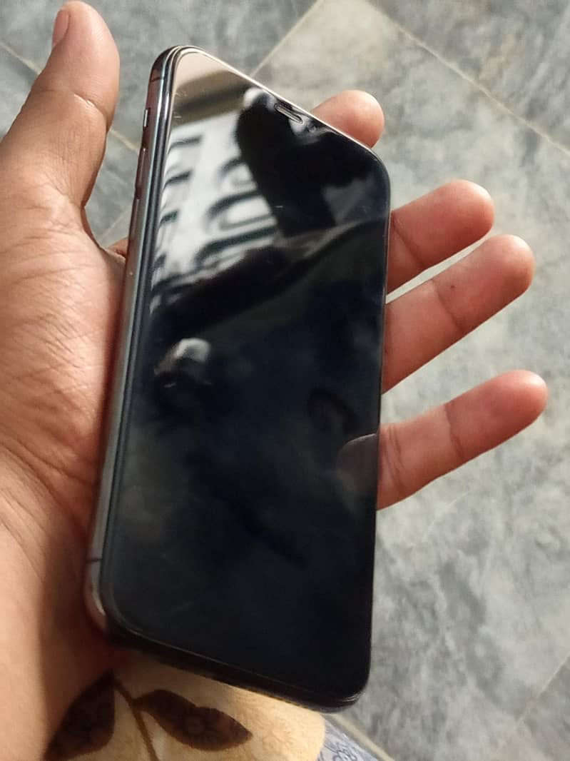 Apple iPhone 11 Pro 5