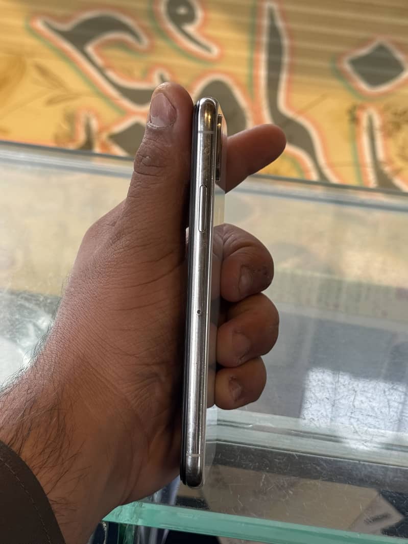 Apple iPhone X 3