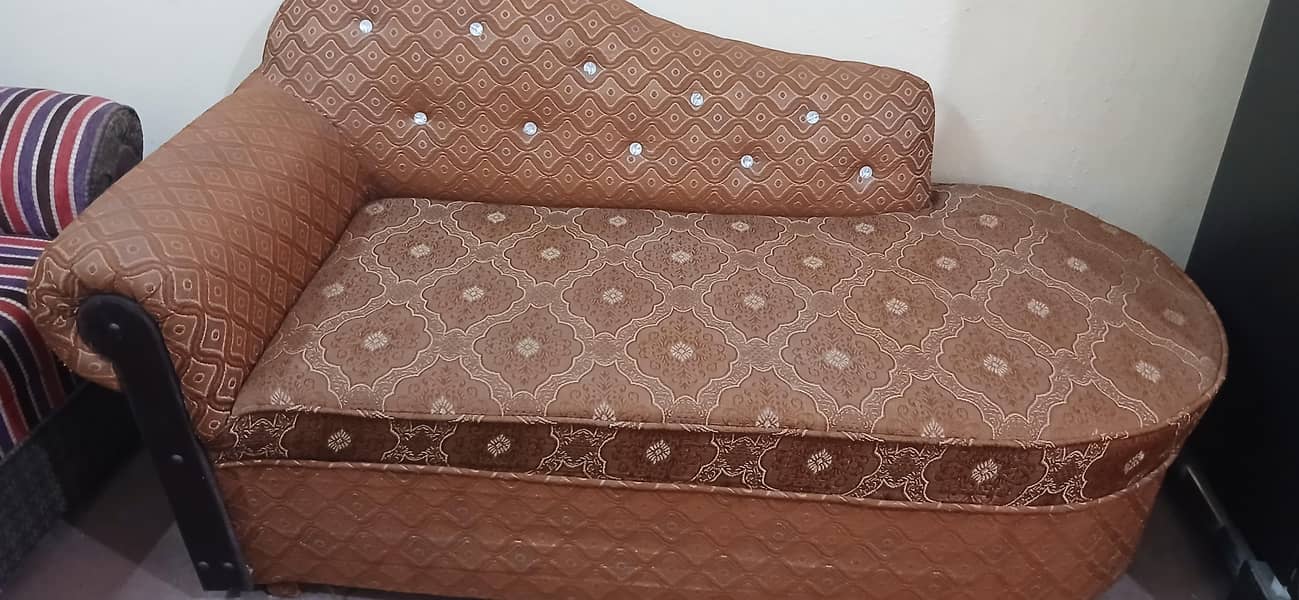 Dewan sofa 0