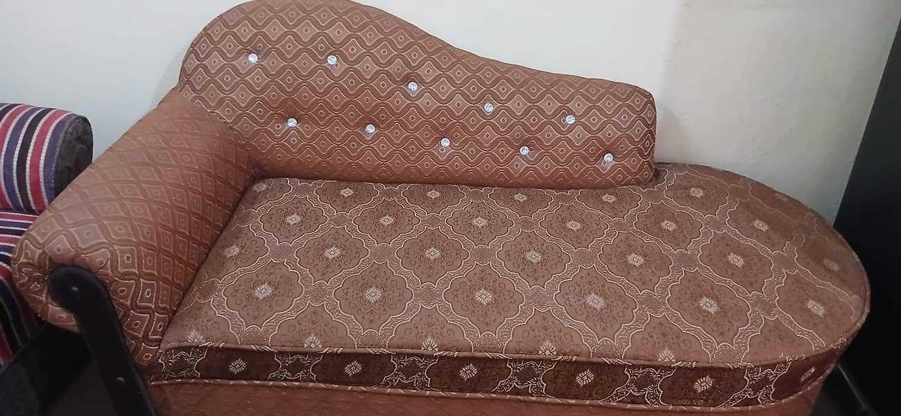 Dewan sofa 2