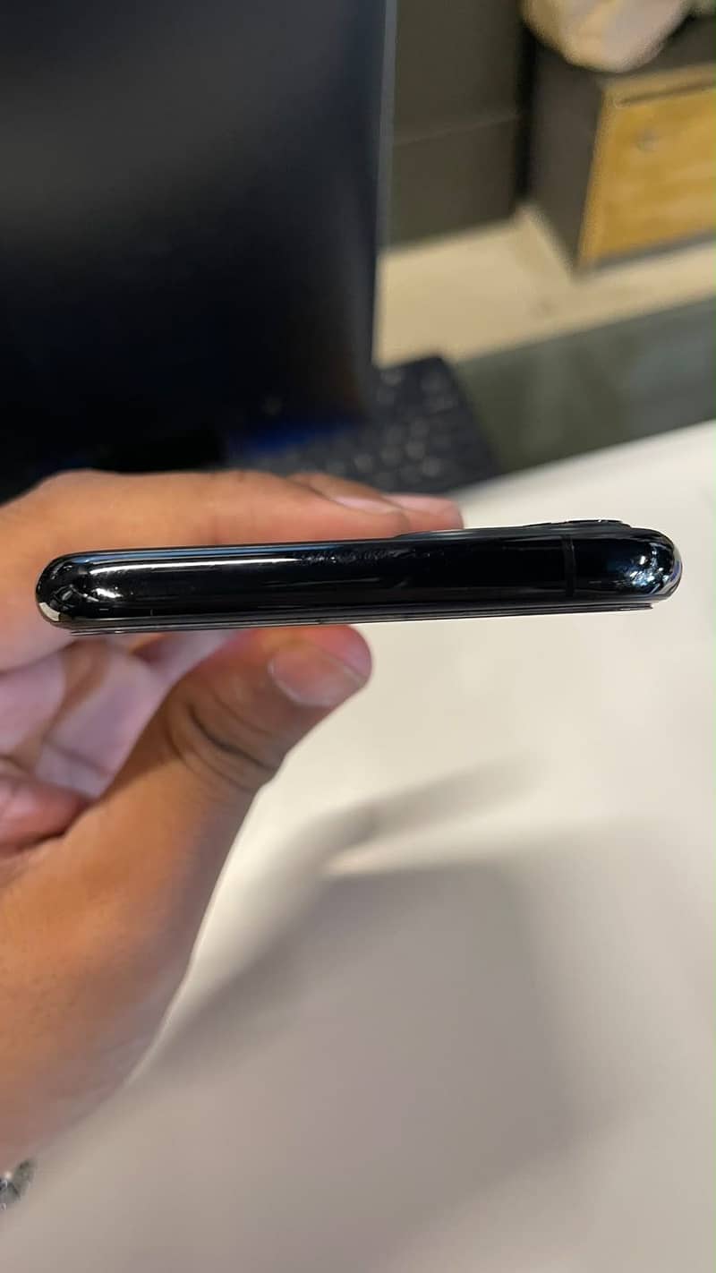 Apple iPhone 11 Pro 5