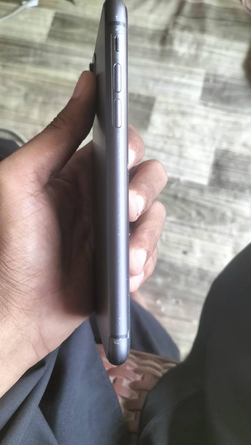 Apple iPhone 11 2