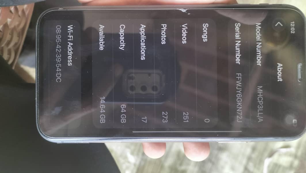 Apple iPhone 11 4