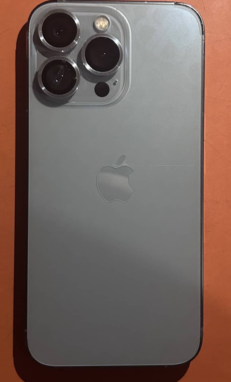 Apple iPhone 13 Pro 4