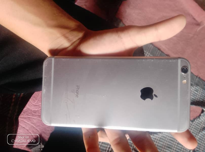 Apple iPhone 6S Plus 2