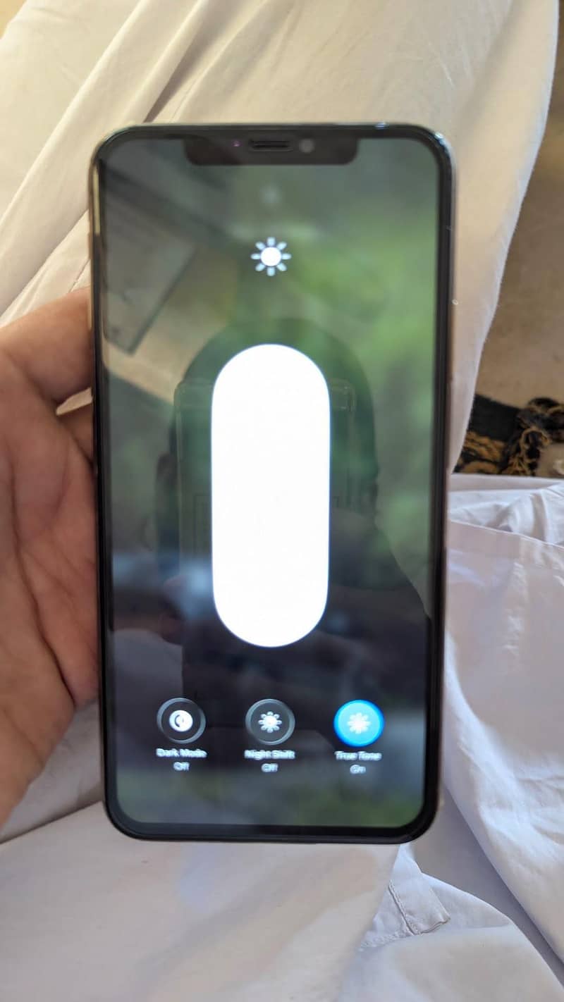Apple iPhone 11 Pro Max 4