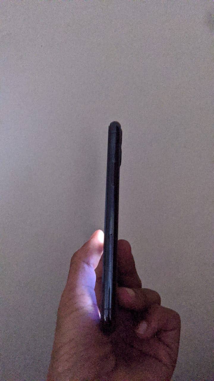 Apple iPhone 11 Pro 2
