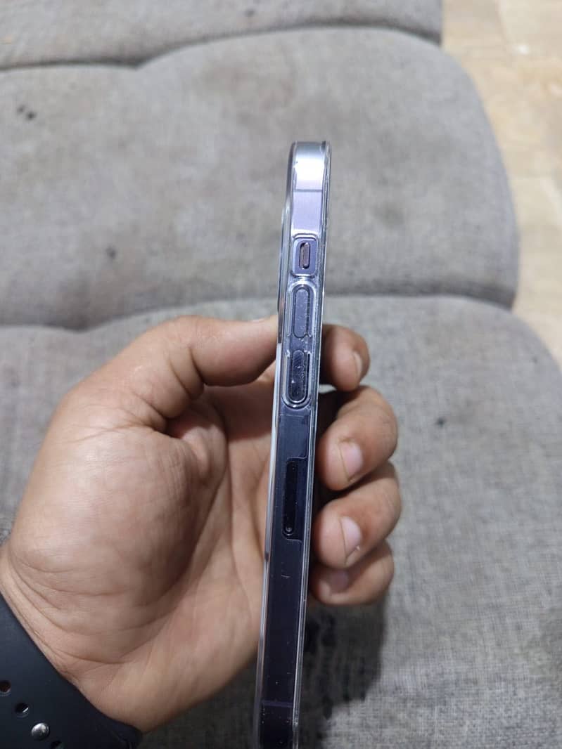 Apple iPhone 14 Pro 2