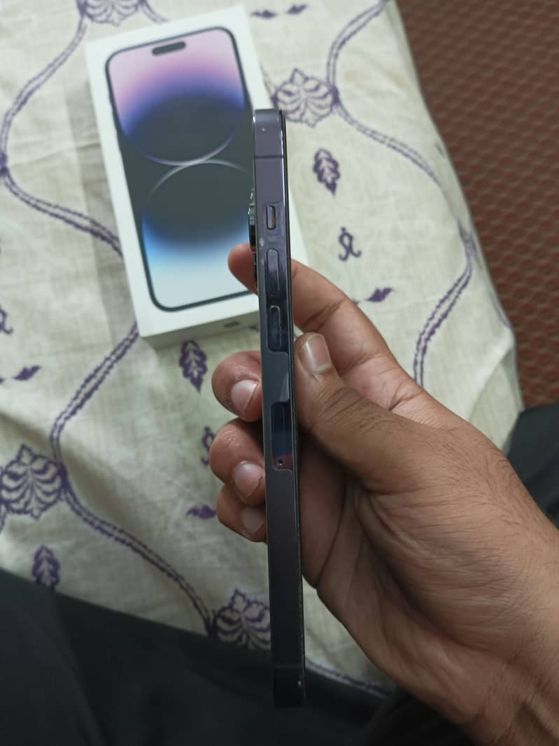 Apple iPhone 14 Pro Max 0