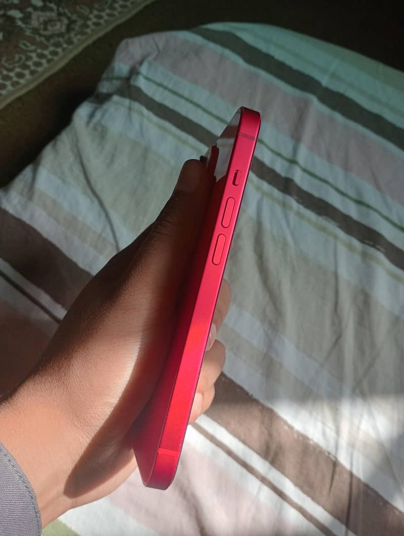Apple iPhone 14 3